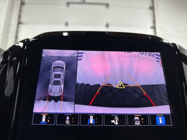 Photo of 2022 Iridescent Pearl Tricoat Chevrolet Traverse
