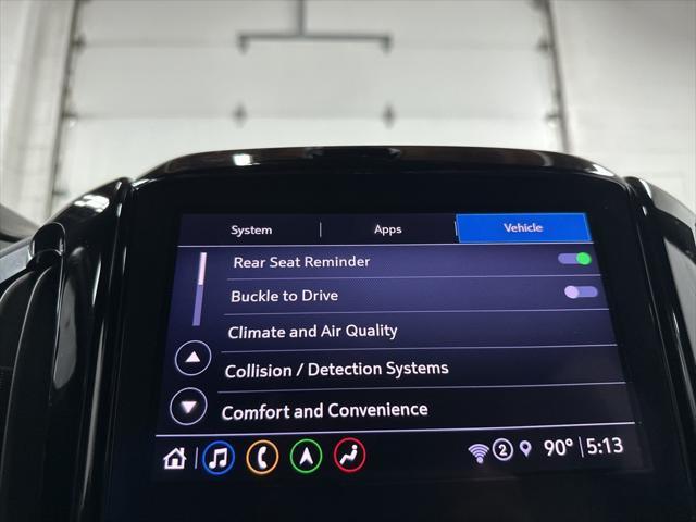 Photo of 2022 Iridescent Pearl Tricoat Chevrolet Traverse