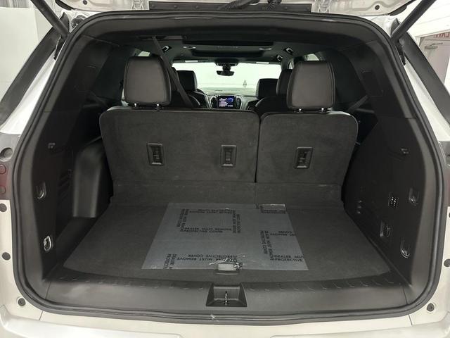 Photo of 2022 Iridescent Pearl Tricoat Chevrolet Traverse