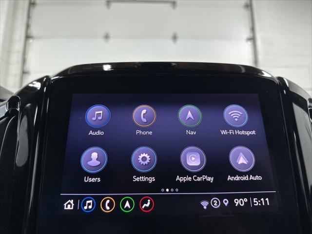 Photo of 2022 Iridescent Pearl Tricoat Chevrolet Traverse