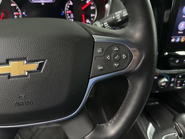 Photo of 2022 Iridescent Pearl Tricoat Chevrolet Traverse