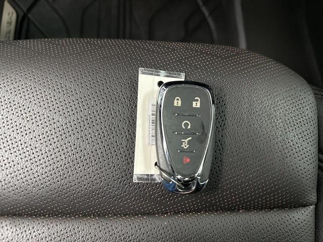 Photo of 2022 Iridescent Pearl Tricoat Chevrolet Traverse