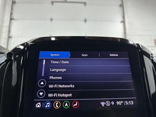 Photo of 2022 Iridescent Pearl Tricoat Chevrolet Traverse