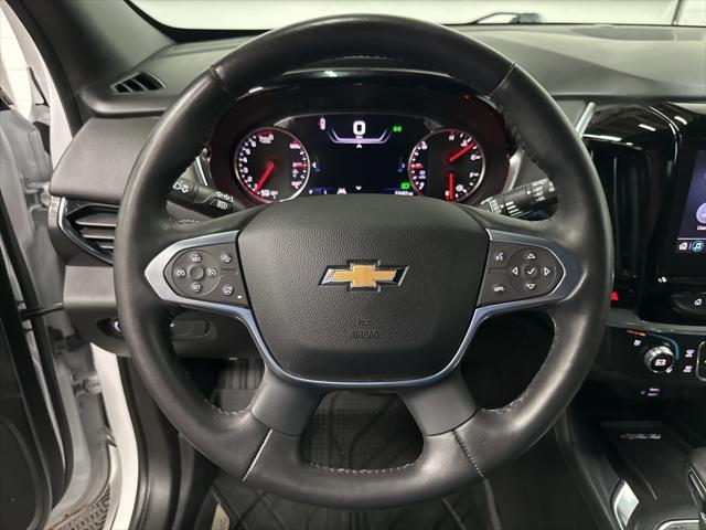 Photo of 2022 Iridescent Pearl Tricoat Chevrolet Traverse
