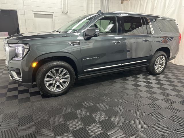 Photo of 2022 Hunter Metallic GMC Yukon XL