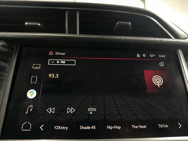 Photo of 2022 Hunter Metallic GMC Yukon XL