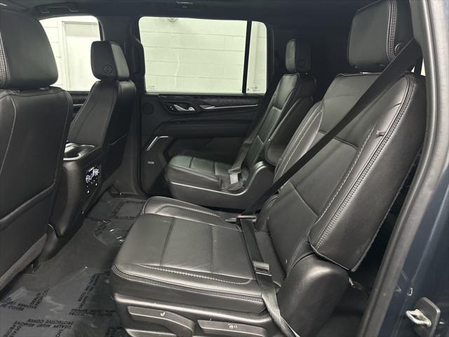 Photo of 2022 Hunter Metallic GMC Yukon XL