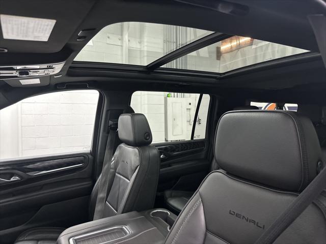Photo of 2022 Hunter Metallic GMC Yukon XL