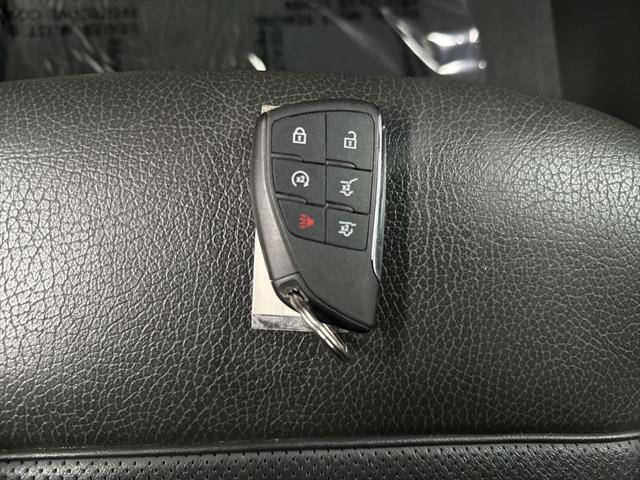 Photo of 2022 Hunter Metallic GMC Yukon XL