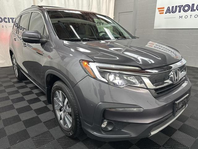 Photo of 2019 Lunar Silver Metallic Honda Pilot
