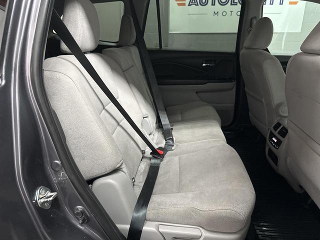 Photo of 2019 Lunar Silver Metallic Honda Pilot