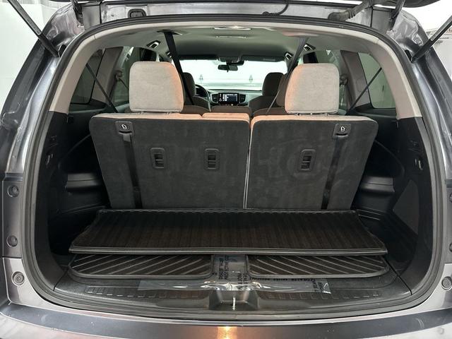 Photo of 2019 Lunar Silver Metallic Honda Pilot