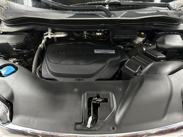 Photo of 2019 Lunar Silver Metallic Honda Pilot