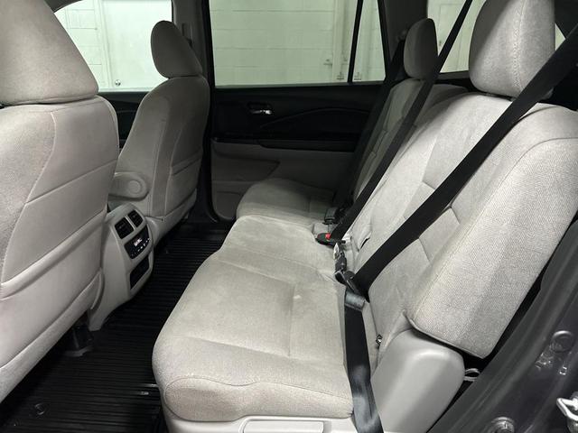 Photo of 2019 Lunar Silver Metallic Honda Pilot