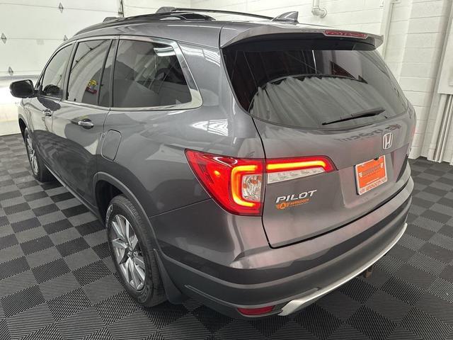 Photo of 2019 Lunar Silver Metallic Honda Pilot