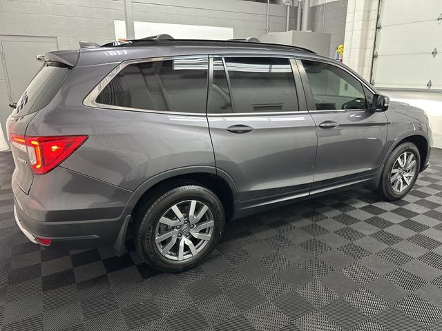 Photo of 2019 Lunar Silver Metallic Honda Pilot