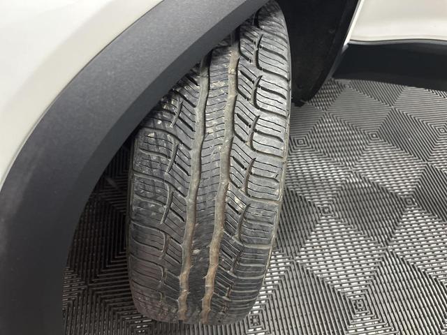 Photo of 2018 White Frost Tricoat GMC Acadia