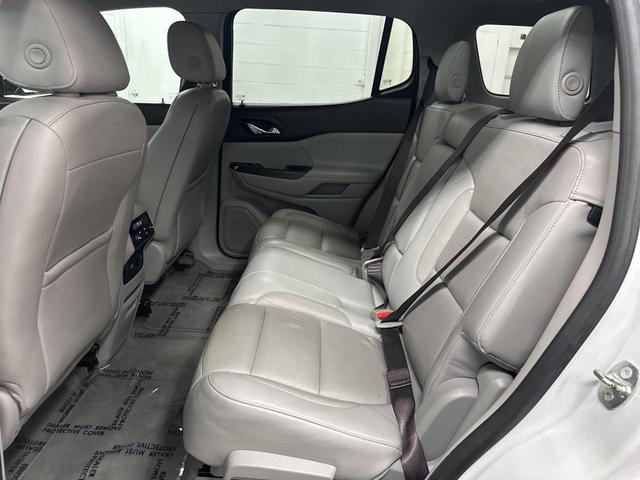 Photo of 2018 White Frost Tricoat GMC Acadia