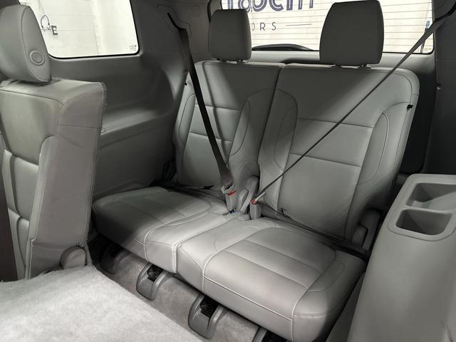 Photo of 2018 White Frost Tricoat GMC Acadia
