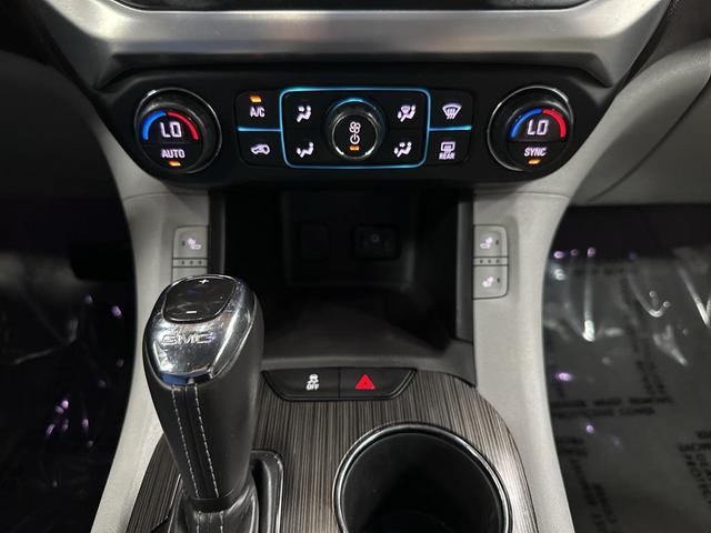 Photo of 2018 White Frost Tricoat GMC Acadia