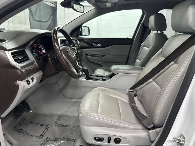 Photo of 2018 White Frost Tricoat GMC Acadia