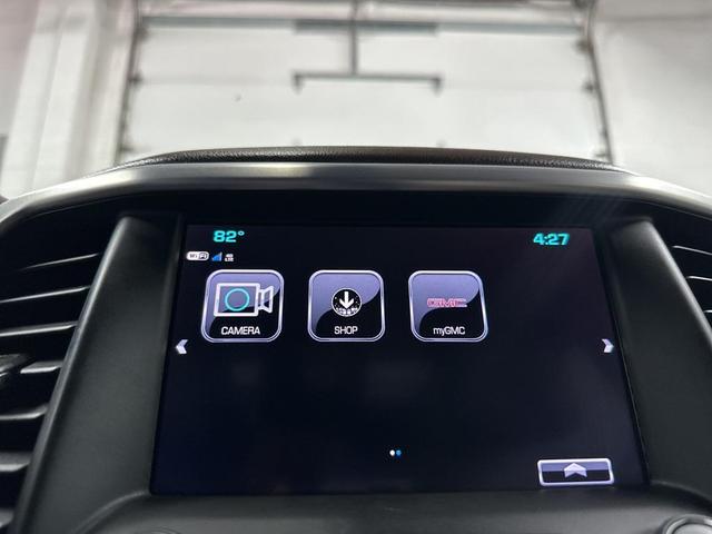 Photo of 2018 White Frost Tricoat GMC Acadia