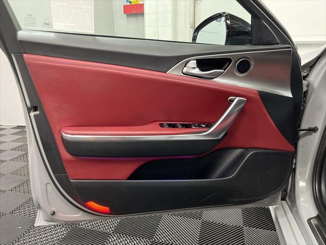 Photo of 2022 Ceramic Silver Kia Stinger