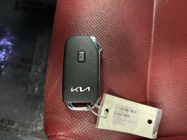 Photo of 2022 Ceramic Silver Kia Stinger