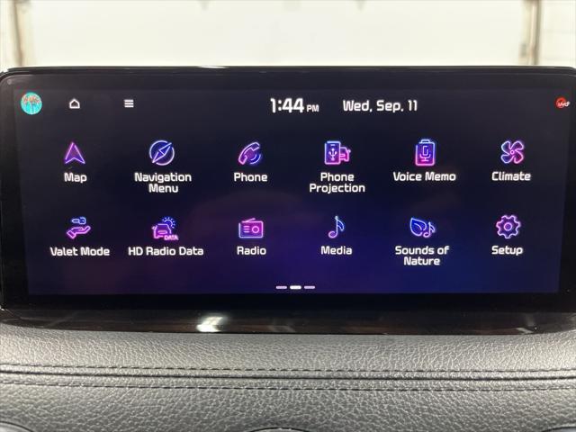 Photo of 2022 Ceramic Silver Kia Stinger