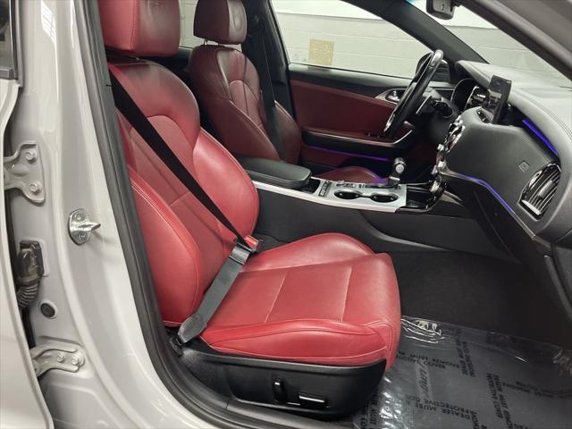Photo of 2022 Ceramic Silver Kia Stinger