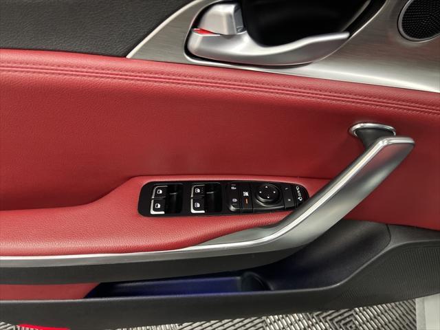 Photo of 2022 Ceramic Silver Kia Stinger