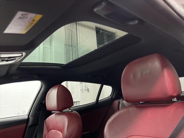 Photo of 2022 Ceramic Silver Kia Stinger