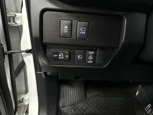 Photo of 2023 Ice Cap Toyota Tacoma