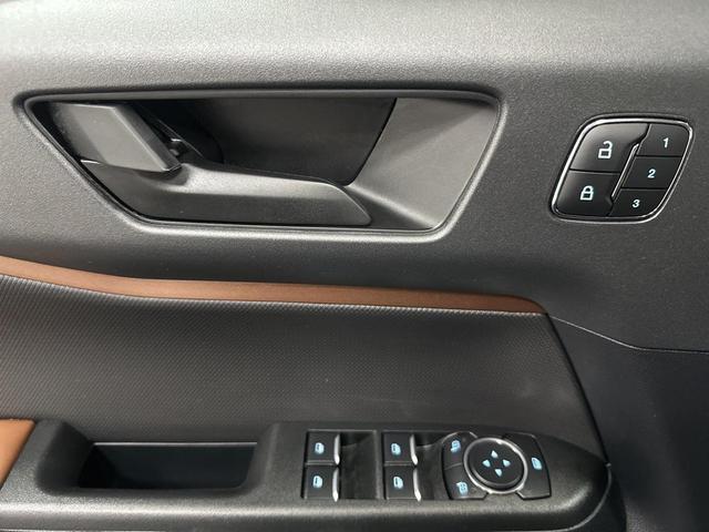 Photo of 2024 Carbonized Gray Metallic Ford Bronco Sport