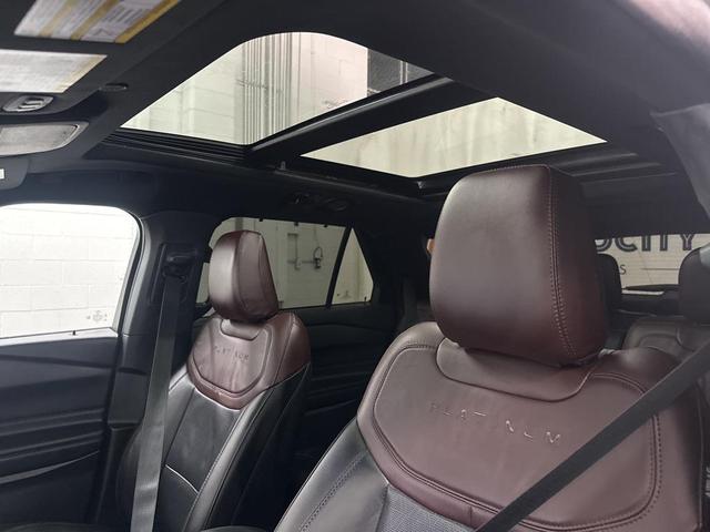 Photo of 2022 Iconic Silver Metallic Ford Explorer