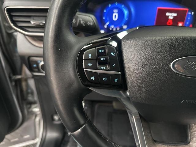 Photo of 2022 Iconic Silver Metallic Ford Explorer