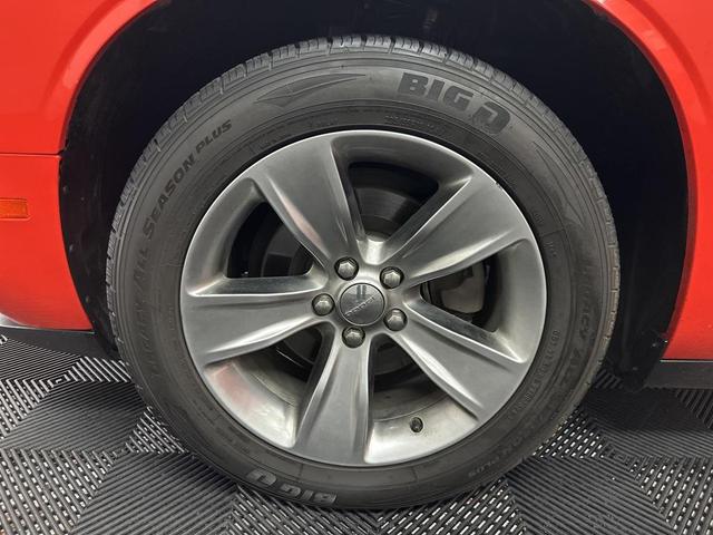 Photo of 2017 Go Mango Dodge Challenger