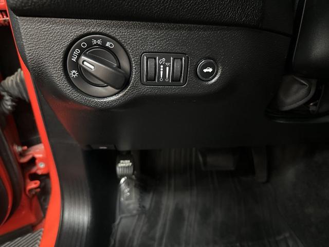Photo of 2017 Go Mango Dodge Challenger