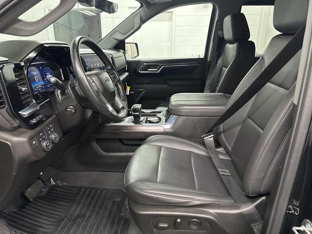 Photo of 2024 Black Chevrolet Silverado 1500