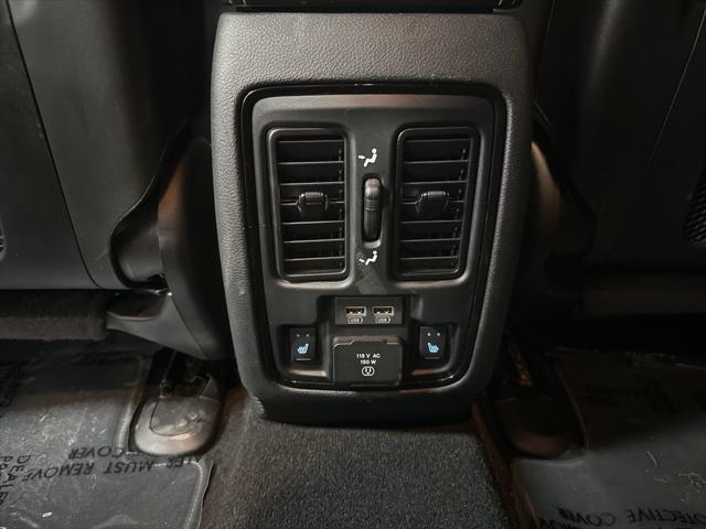 Photo of 2021 DB Black Crystal Clearcoat Dodge Durango