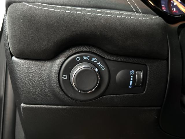 Photo of 2021 DB Black Crystal Clearcoat Dodge Durango