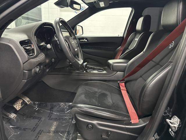 Photo of 2021 DB Black Crystal Clearcoat Dodge Durango