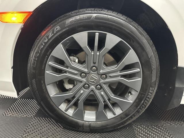 Photo of 2025 Platinum White Pearl Honda Odyssey