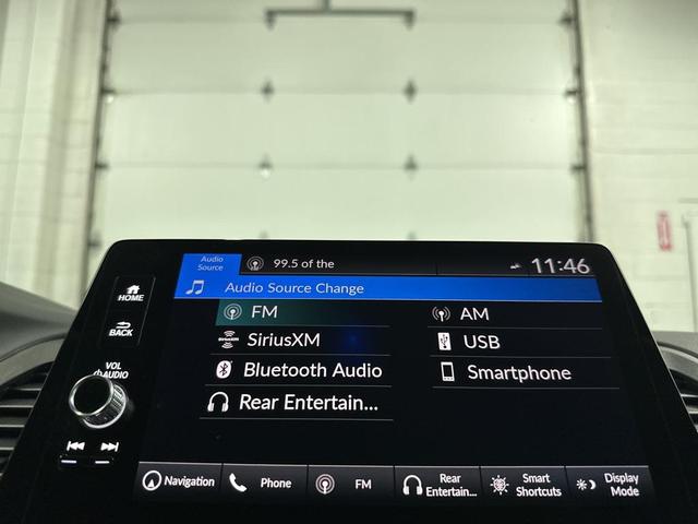 Photo of 2025 Platinum White Pearl Honda Odyssey