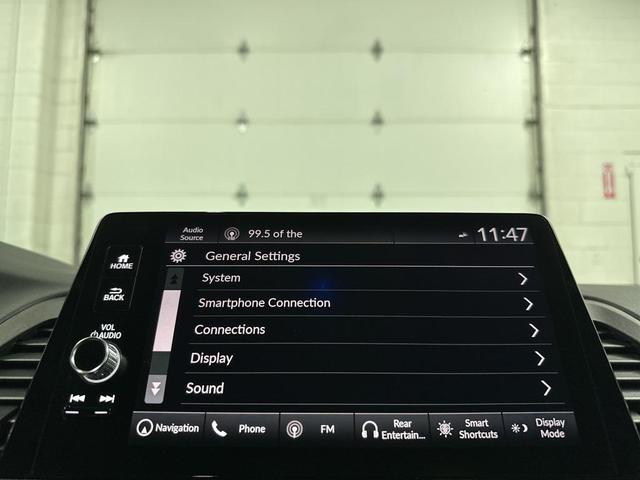 Photo of 2025 Platinum White Pearl Honda Odyssey