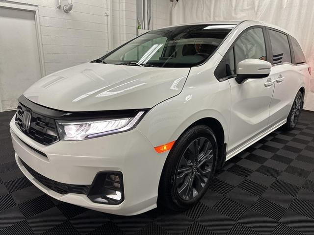 Photo of 2025 Platinum White Pearl Honda Odyssey