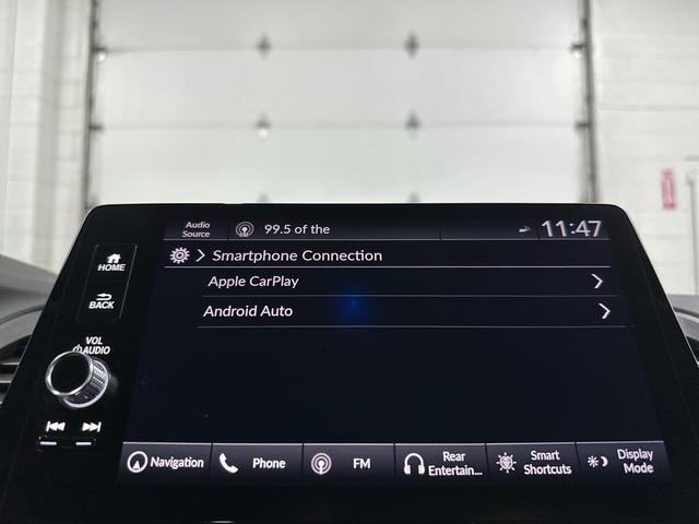 Photo of 2025 Platinum White Pearl Honda Odyssey