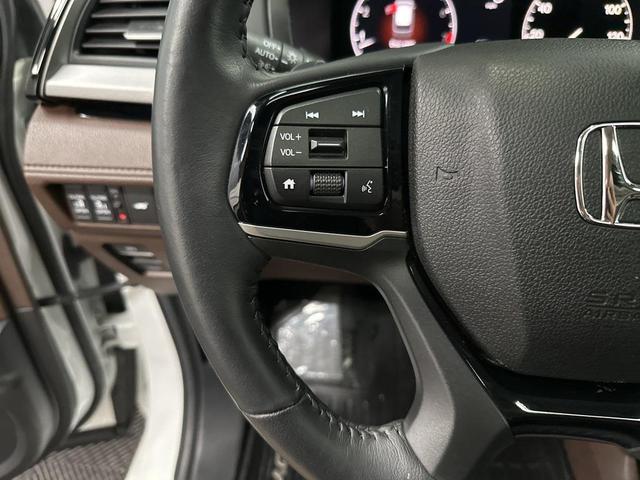 Photo of 2025 Platinum White Pearl Honda Odyssey