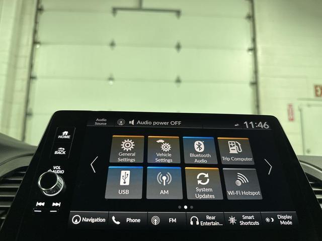 Photo of 2025 Platinum White Pearl Honda Odyssey