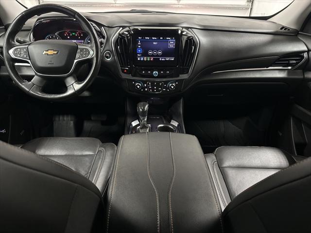 Photo of 2021 Silver Ice Metallic Chevrolet Traverse